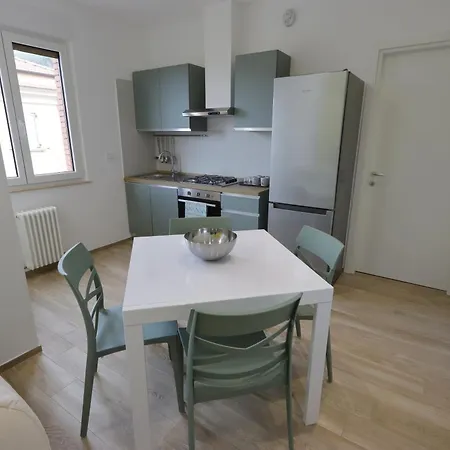 Miresole Nicomare Apartamento *