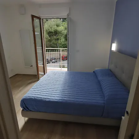 Miresole Nicomare דירה